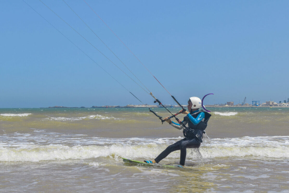 kinderen kitesurflessen essaouira Marokko Bleukite